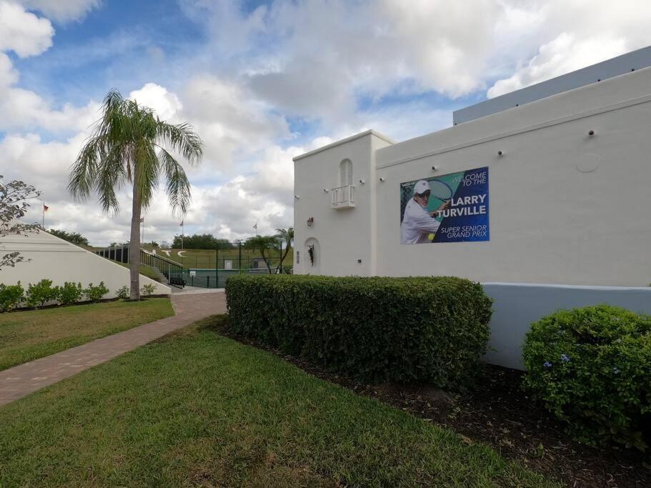 Naples Dream At Wtc With Heated Pool Spa Sauna 7 Bicycles And 3 Mls To Beach Eksteriør billede